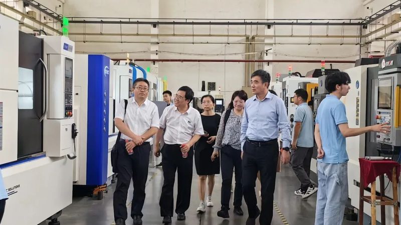 成都数控车床型号参数解析：关键指标与选型逻辑